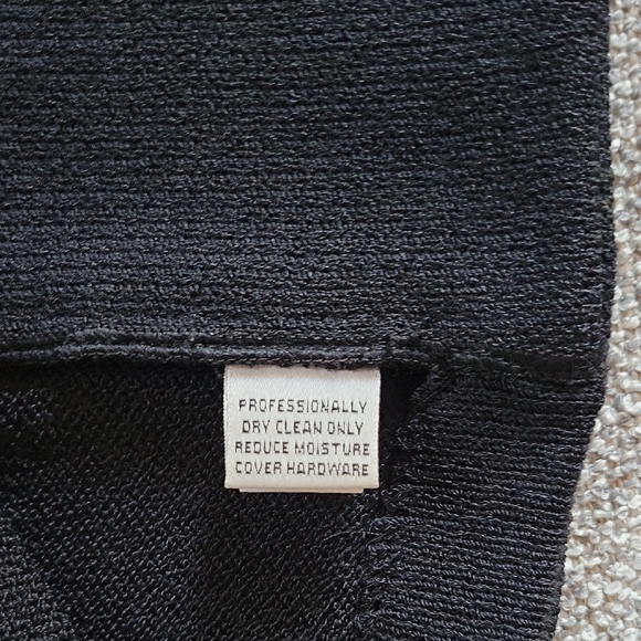 St. John Black and Gold Blazer with Notched Lapel Size 8 - Picture 12 of 12